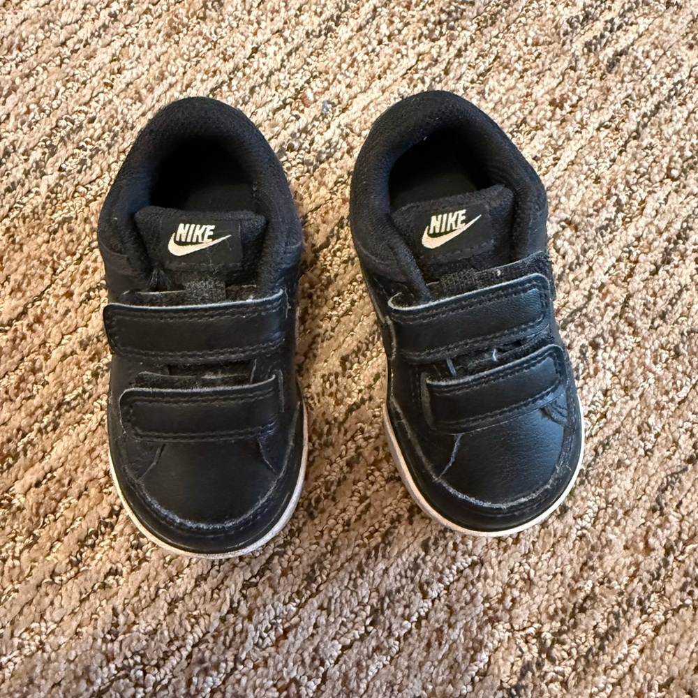 Nike Kids Black and White Velcro Sneakers